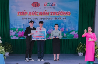 THẬP NHẤT PHONG TIẾP SỨC ĐẾN TRƯỜNG - KỲ 9 - Em Trần Thành Tài học sinh lớp Khiếm thính thuộc Trường Nuôi dạy trẻ khuyết tật TP Sa Đéc 